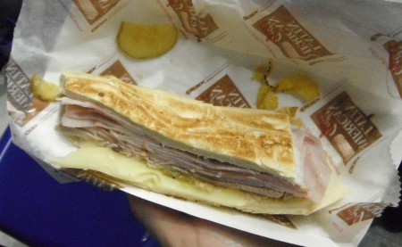 Cuban sandwich at Papo Llega y Pon